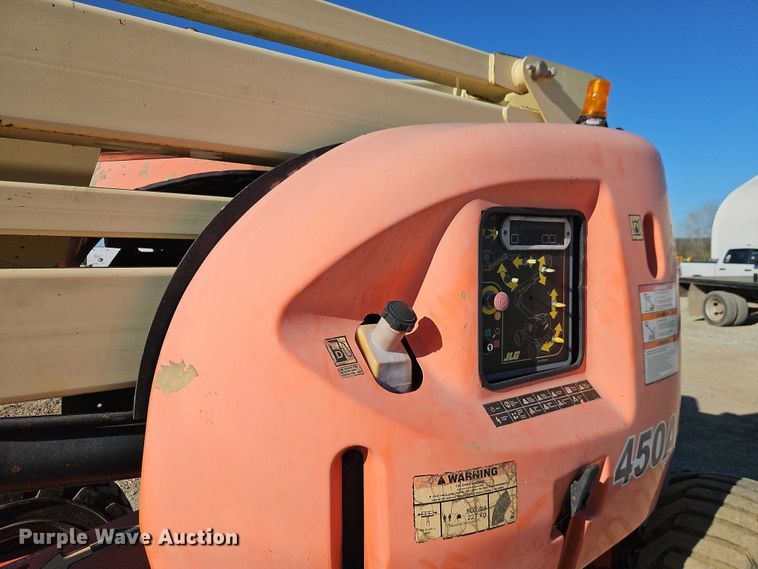 image for item EO4781 2011 JLG 450AJ series II boom lift