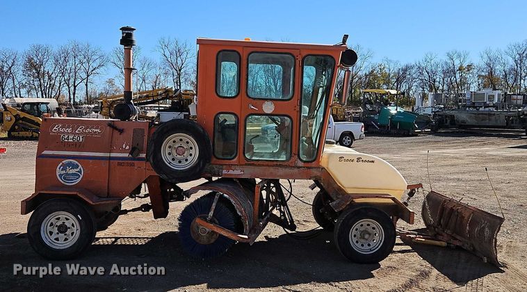 image for item EO4797 2002 Broce RC 350 broom