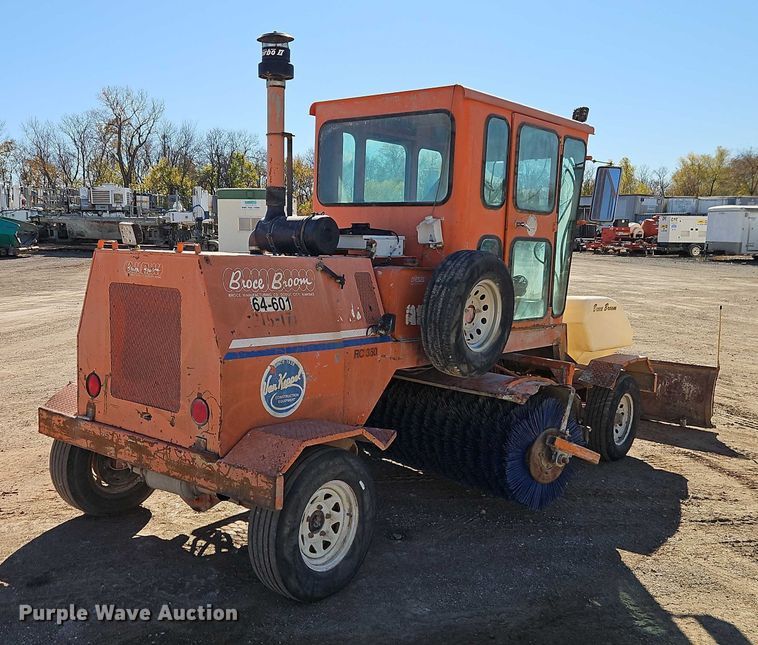 image for item EO4797 2002 Broce RC 350 broom