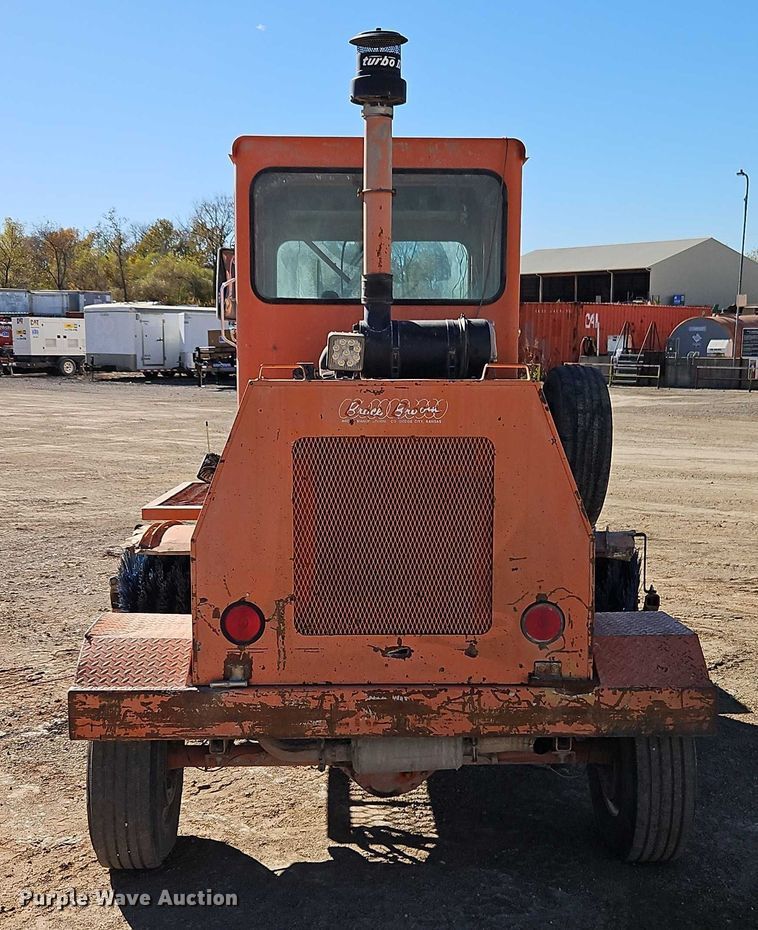 image for item EO4797 2002 Broce RC 350 broom