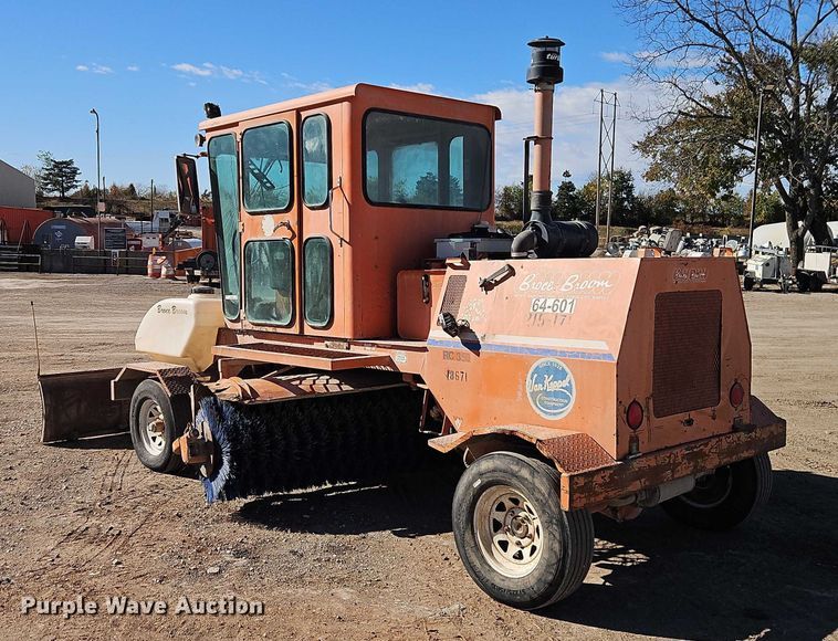 image for item EO4797 2002 Broce RC 350 broom