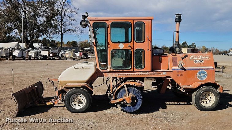 image for item EO4797 2002 Broce RC 350 broom