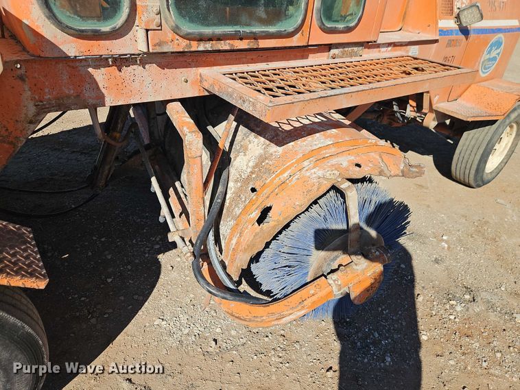 image for item EO4797 2002 Broce RC 350 broom