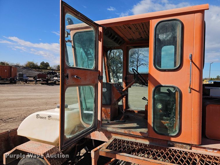 image for item EO4797 2002 Broce RC 350 broom