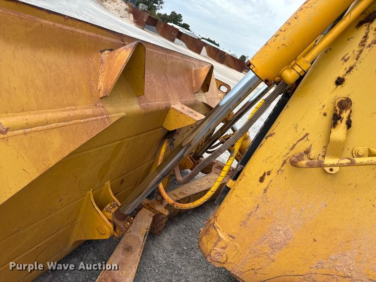 image for item EP0803 2003 Caterpillar D6R Series III dozer