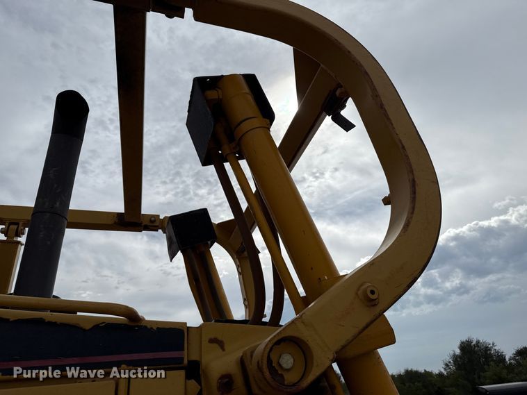 image for item EP0803 2003 Caterpillar D6R Series III dozer