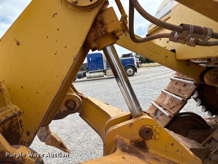 image for item EP0803 2003 Caterpillar D6R Series III dozer