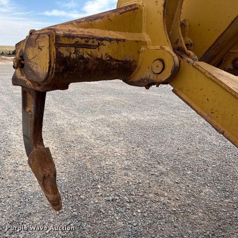 image for item EP0803 2003 Caterpillar D6R Series III dozer