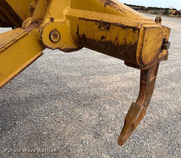 image for item EP0803 2003 Caterpillar D6R Series III dozer