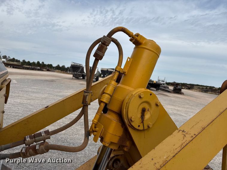 image for item EP0803 2003 Caterpillar D6R Series III dozer
