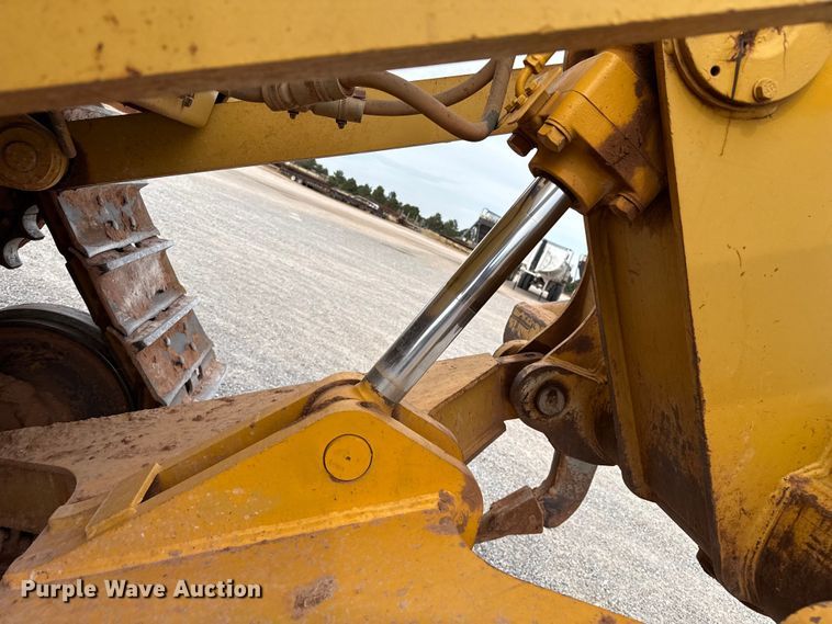image for item EP0803 2003 Caterpillar D6R Series III dozer