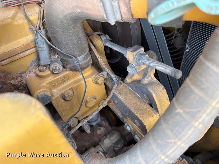 image for item EP0803 2003 Caterpillar D6R Series III dozer