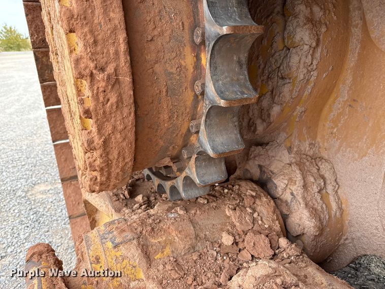 image for item EP0803 2003 Caterpillar D6R Series III dozer