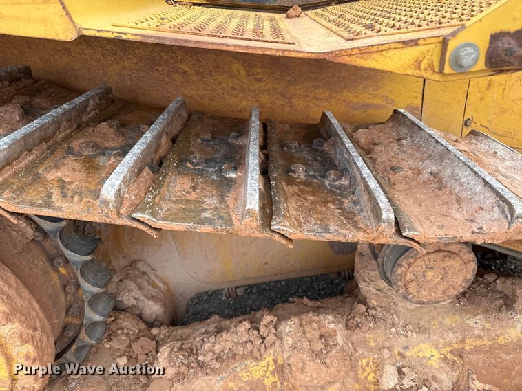 image for item EP0803 2003 Caterpillar D6R Series III dozer