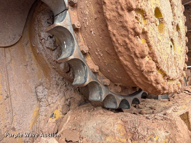 image for item EP0803 2003 Caterpillar D6R Series III dozer