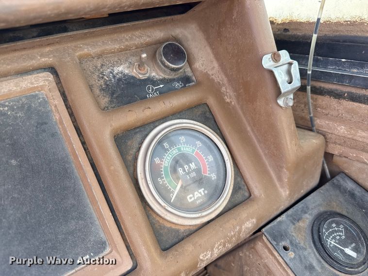 image for item EP0893 1987 Caterpillar 623E elevating scraper