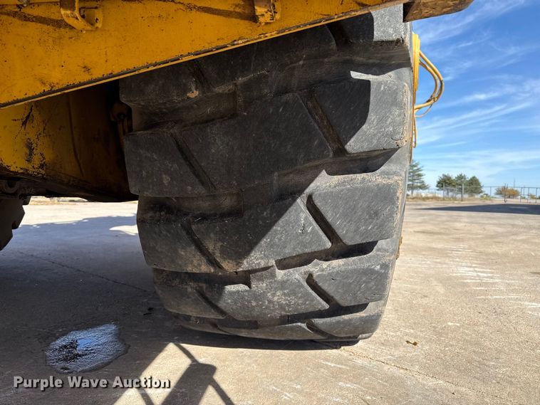 image for item EP0893 1987 Caterpillar 623E elevating scraper
