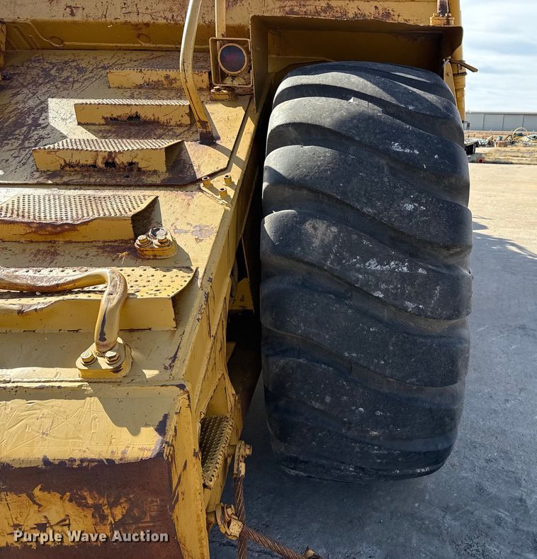 image for item EP0893 1987 Caterpillar 623E elevating scraper