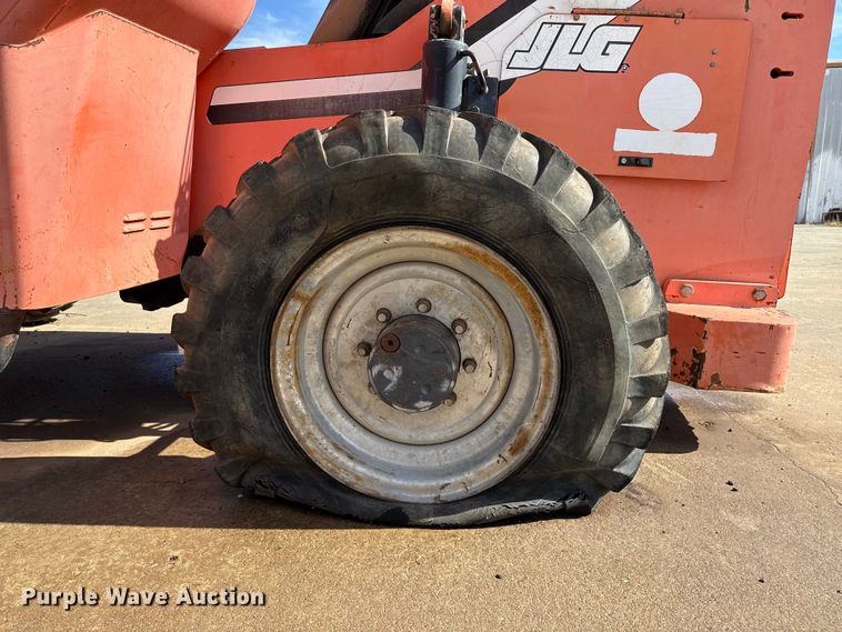 image for item EP0895 2005 Skytrak 6042 telehandler