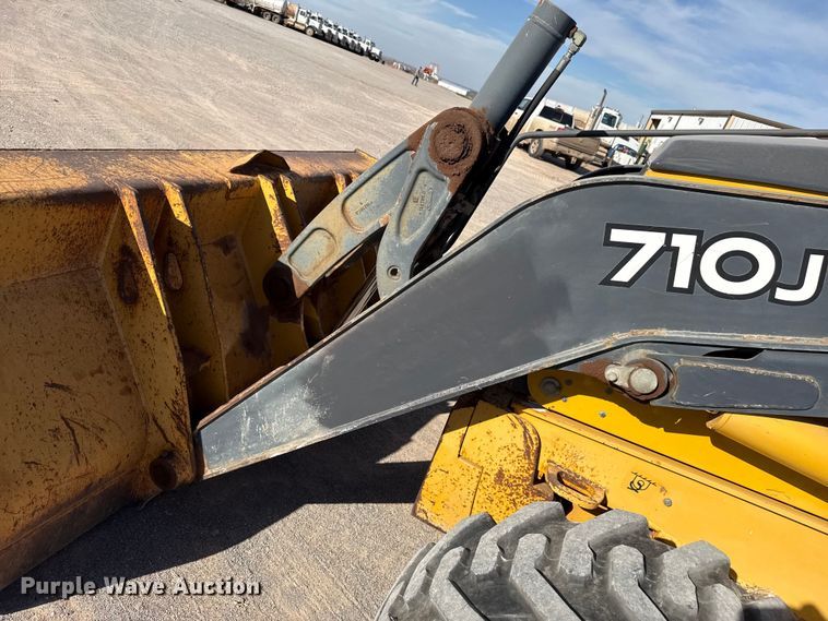 image for item EP0900 2009 John Deere 710J backhoe