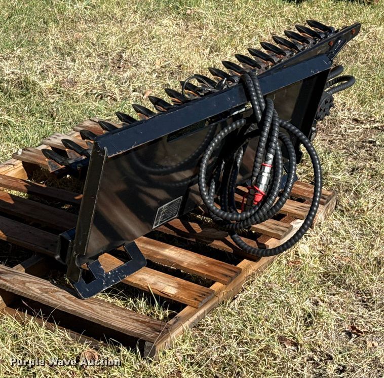 image for item EP0956 2024 GIYI GYD-LLJ skid steer hedge trimmer