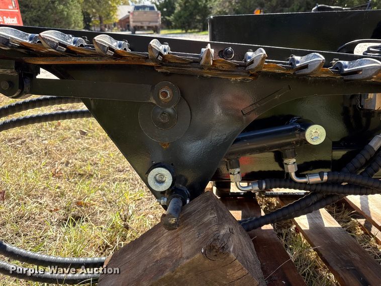 image for item EP0956 2024 GIYI GYD-LLJ skid steer hedge trimmer