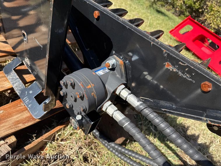 image for item EP0956 2024 GIYI GYD-LLJ skid steer hedge trimmer