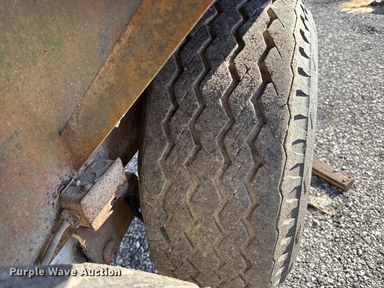 image for item ER0218 1994 Kiefer Built reel trailer