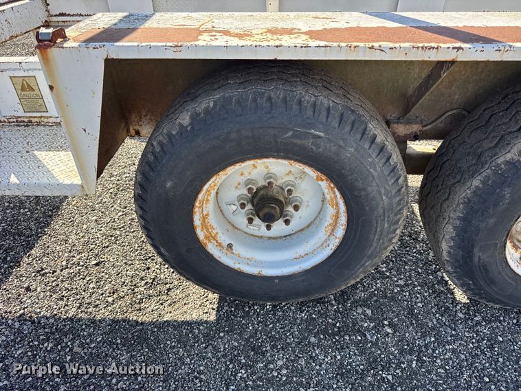 image for item ER0218 1994 Kiefer Built reel trailer