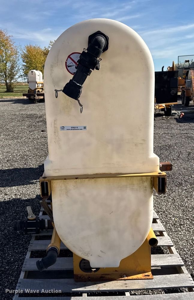 image for item ER0219 2016 Vermeer MX125 fluid mixing system