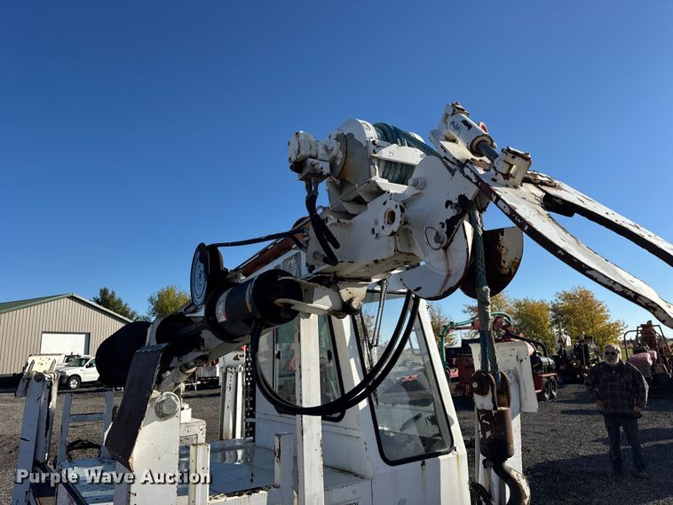 image for item ER0220 VMC Right Track RT01-DD mini digger derrick