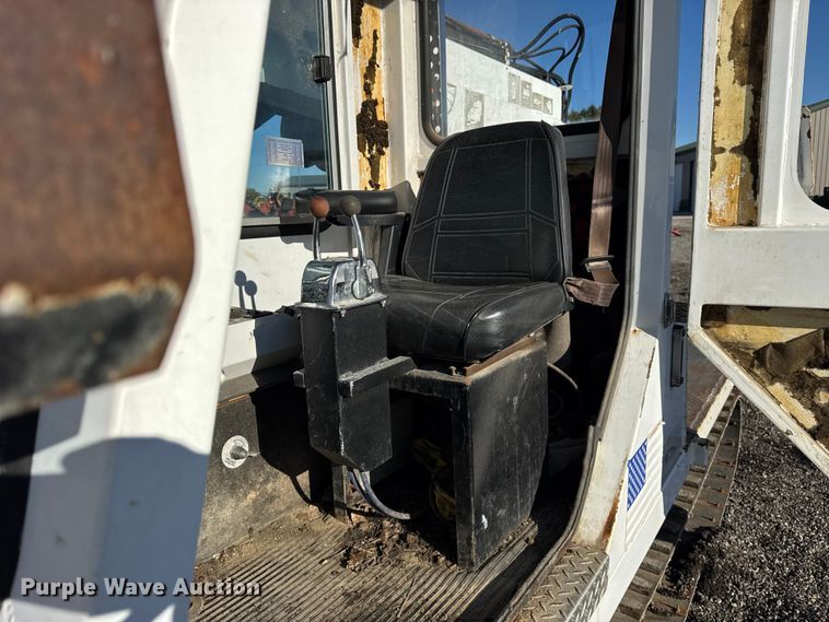 image for item ER0220 VMC Right Track RT01-DD mini digger derrick