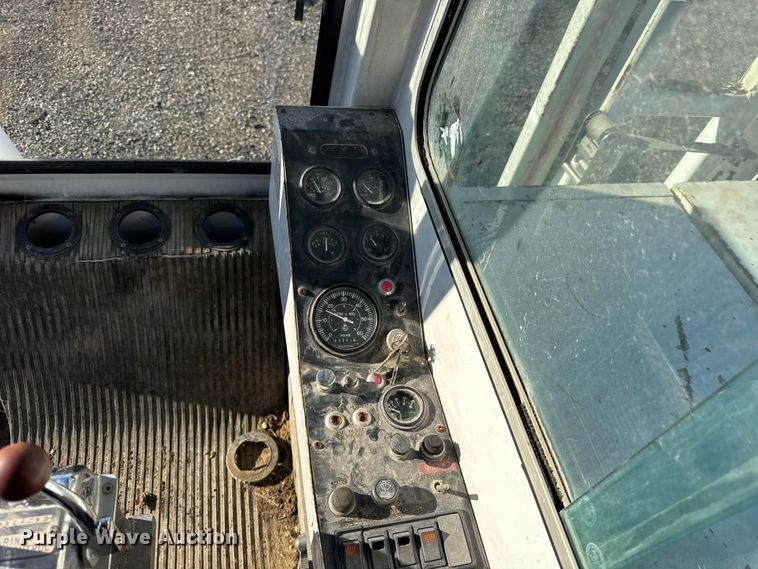 image for item ER0220 VMC Right Track RT01-DD mini digger derrick