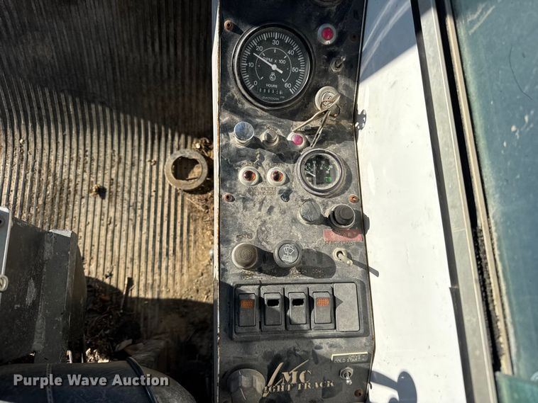 image for item ER0220 VMC Right Track RT01-DD mini digger derrick