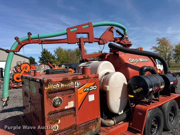 image for item ER0221 2017 Ditch Witch FX30 vacuum excavator