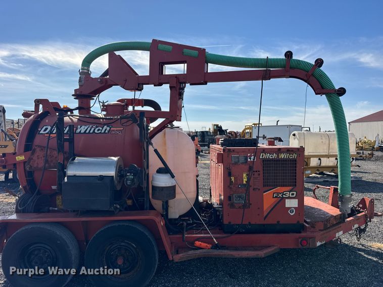image for item ER0221 2017 Ditch Witch FX30 vacuum excavator