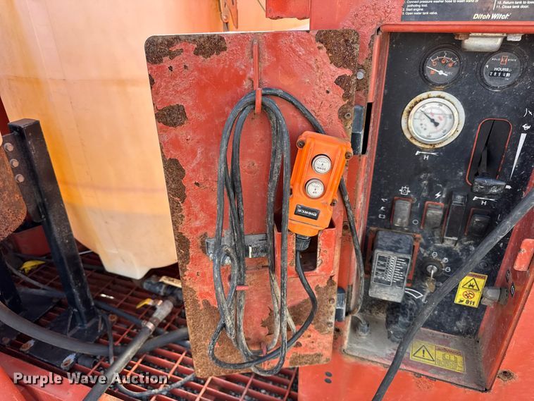 image for item ER0221 2017 Ditch Witch FX30 vacuum excavator
