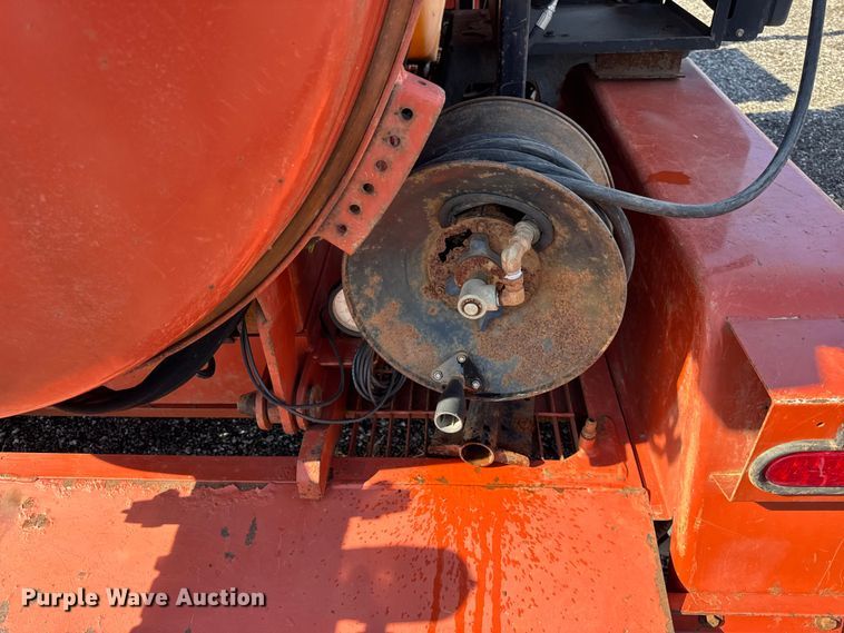 image for item ER0221 2017 Ditch Witch FX30 vacuum excavator