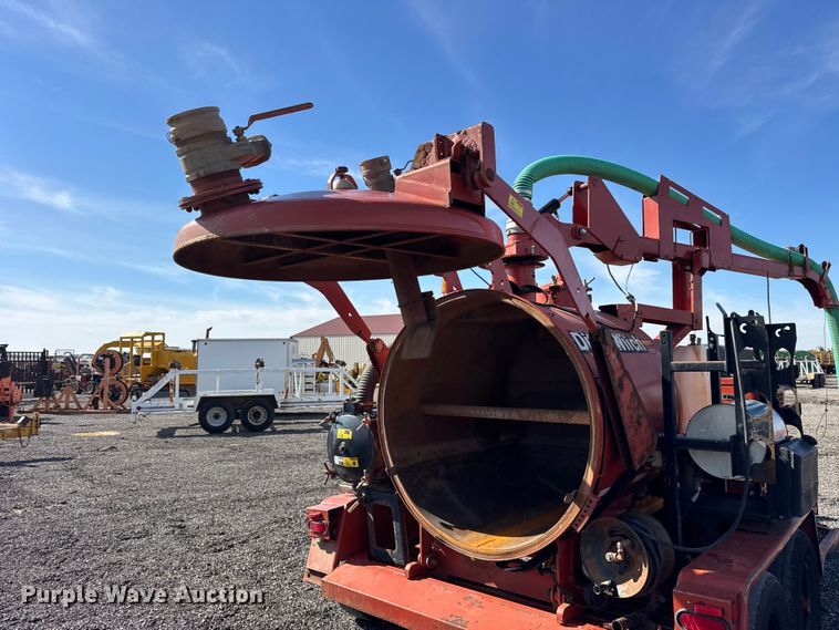 image for item ER0221 2017 Ditch Witch FX30 vacuum excavator