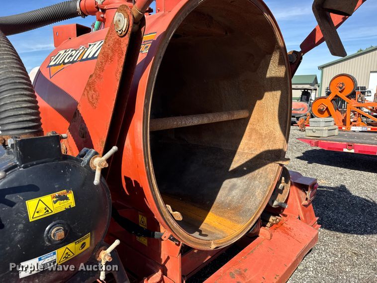 image for item ER0221 2017 Ditch Witch FX30 vacuum excavator