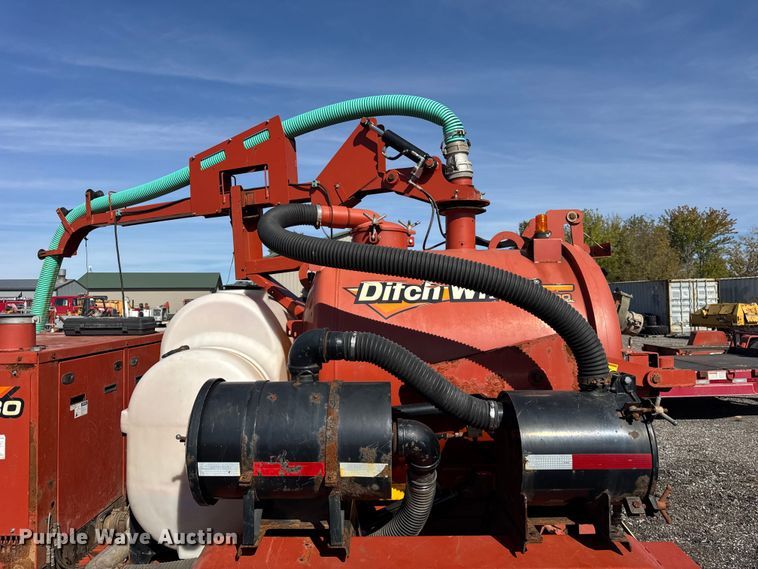 image for item ER0221 2017 Ditch Witch FX30 vacuum excavator