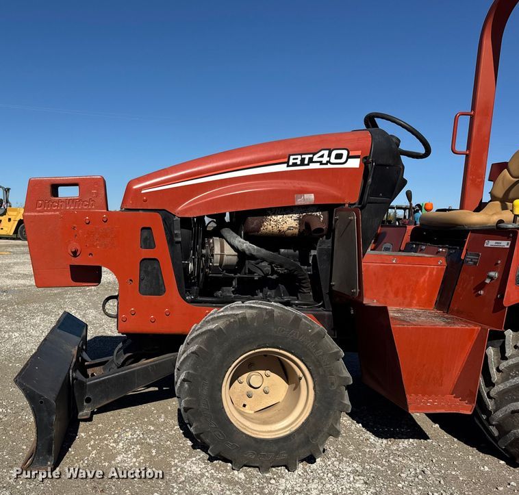 image for item ER0224 2006 Ditch Witch RT40 trencher