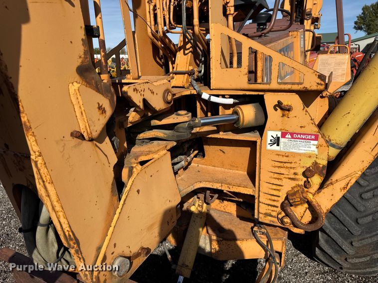 image for item ER0225 1989 Case 760 vibratory cable plow