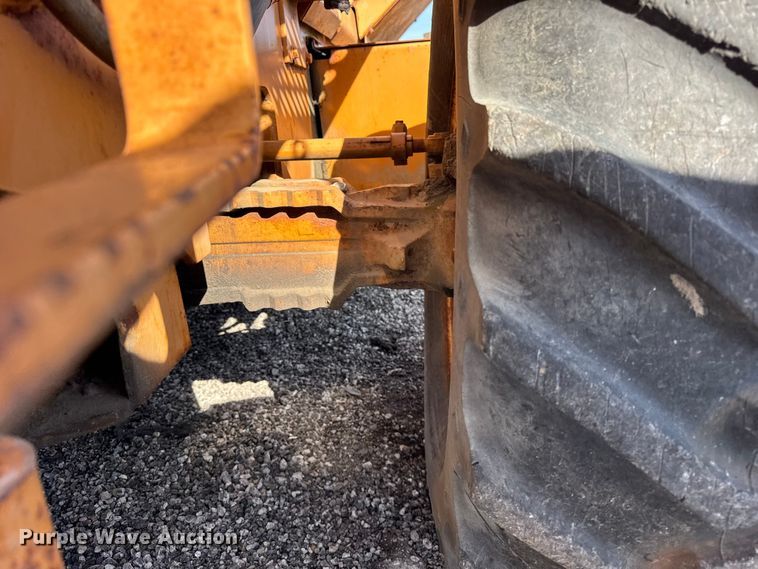 image for item ER0225 1989 Case 760 vibratory cable plow