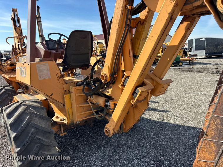 image for item ER0225 1989 Case 760 vibratory cable plow