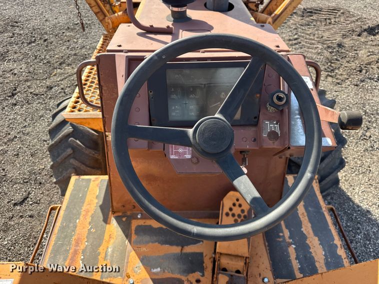image for item ER0225 1989 Case 760 vibratory cable plow