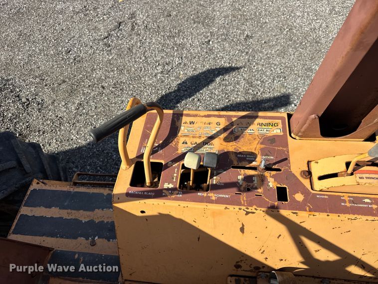 image for item ER0225 1989 Case 760 vibratory cable plow