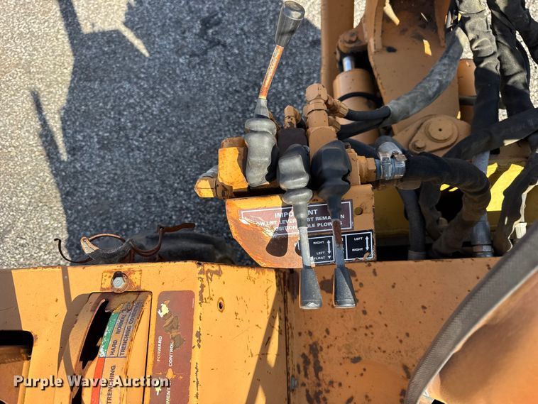 image for item ER0225 1989 Case 760 vibratory cable plow