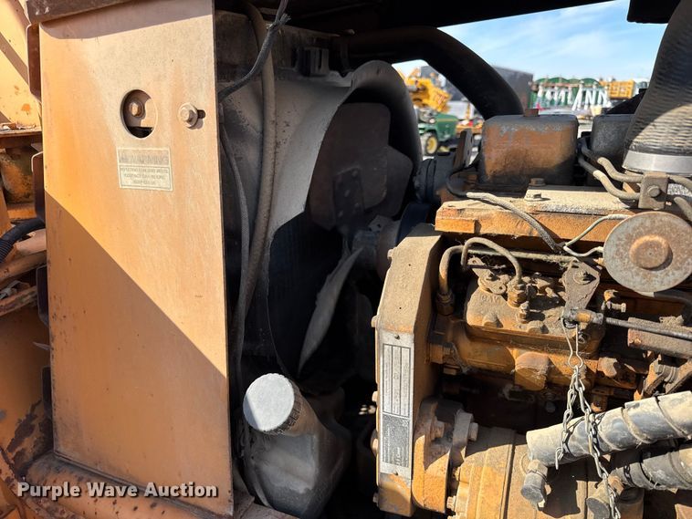 image for item ER0225 1989 Case 760 vibratory cable plow