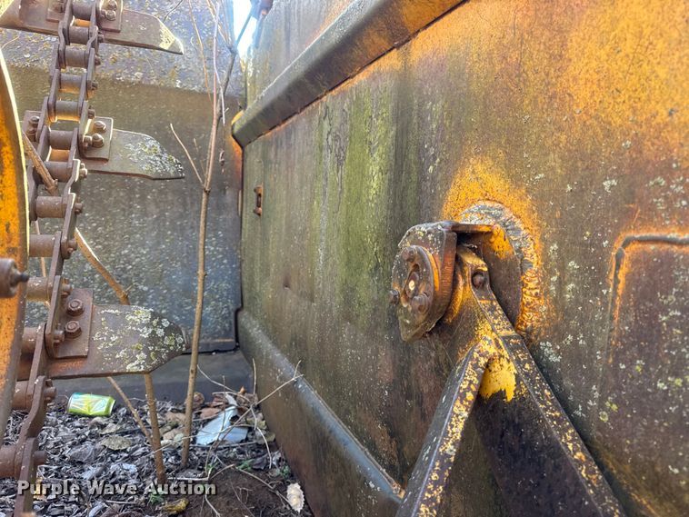 image for item ER0247 Caterpillar 613 elevating scraper